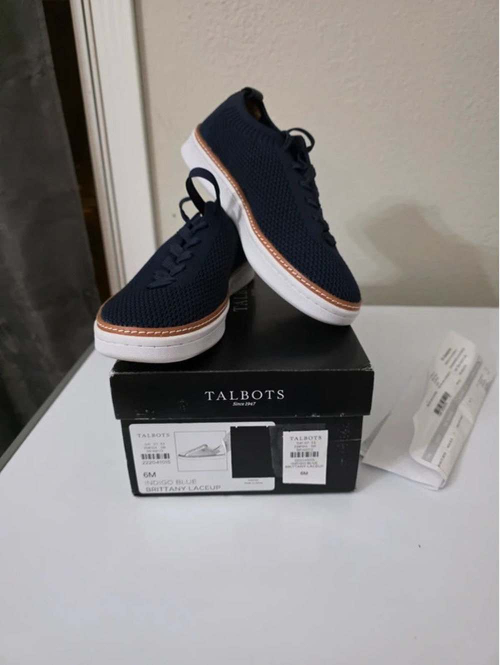 Talbots Indigo Blue Brittany laceup sneakers sz 7.5W